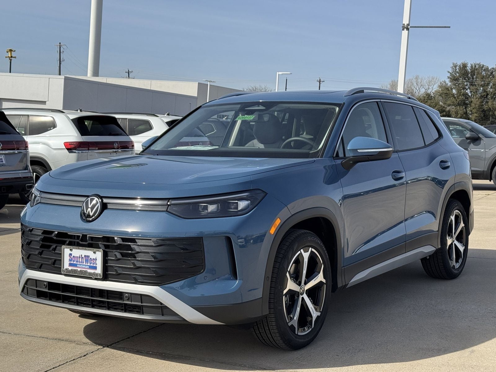 2026 Volkswagen Tiguan 2.0T SE