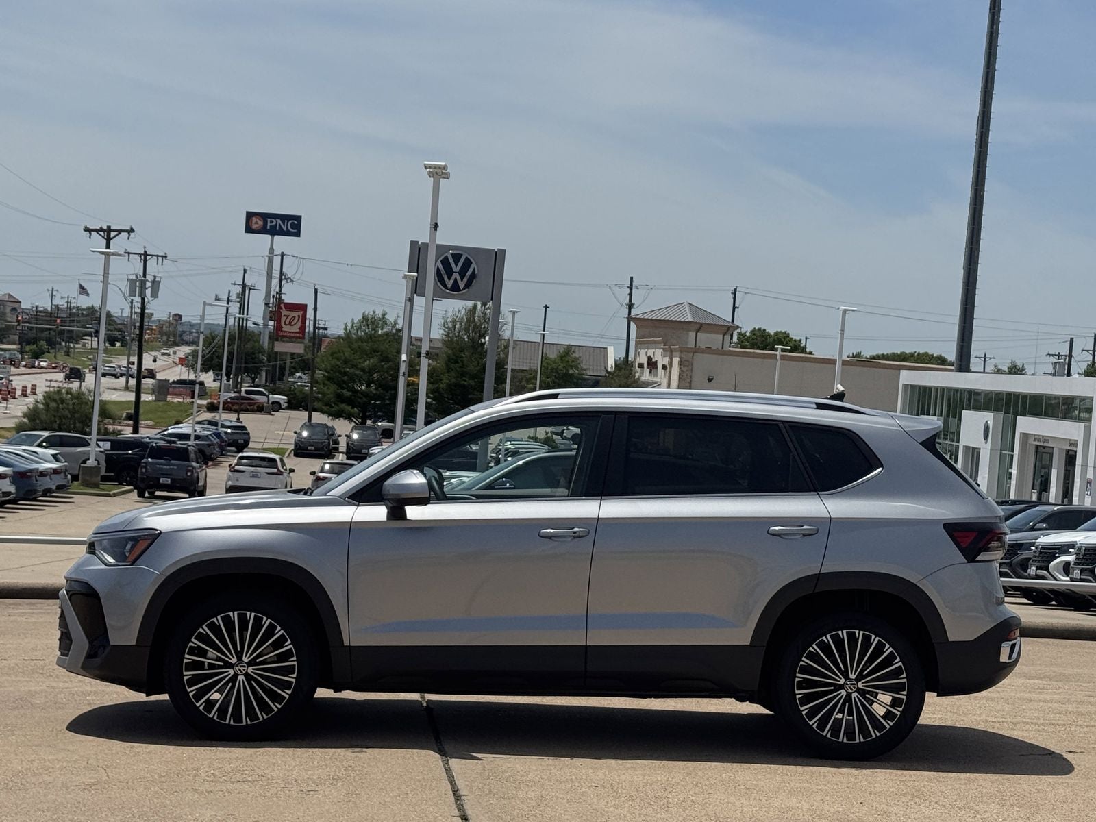 2025 Volkswagen Taos 1.5T SE