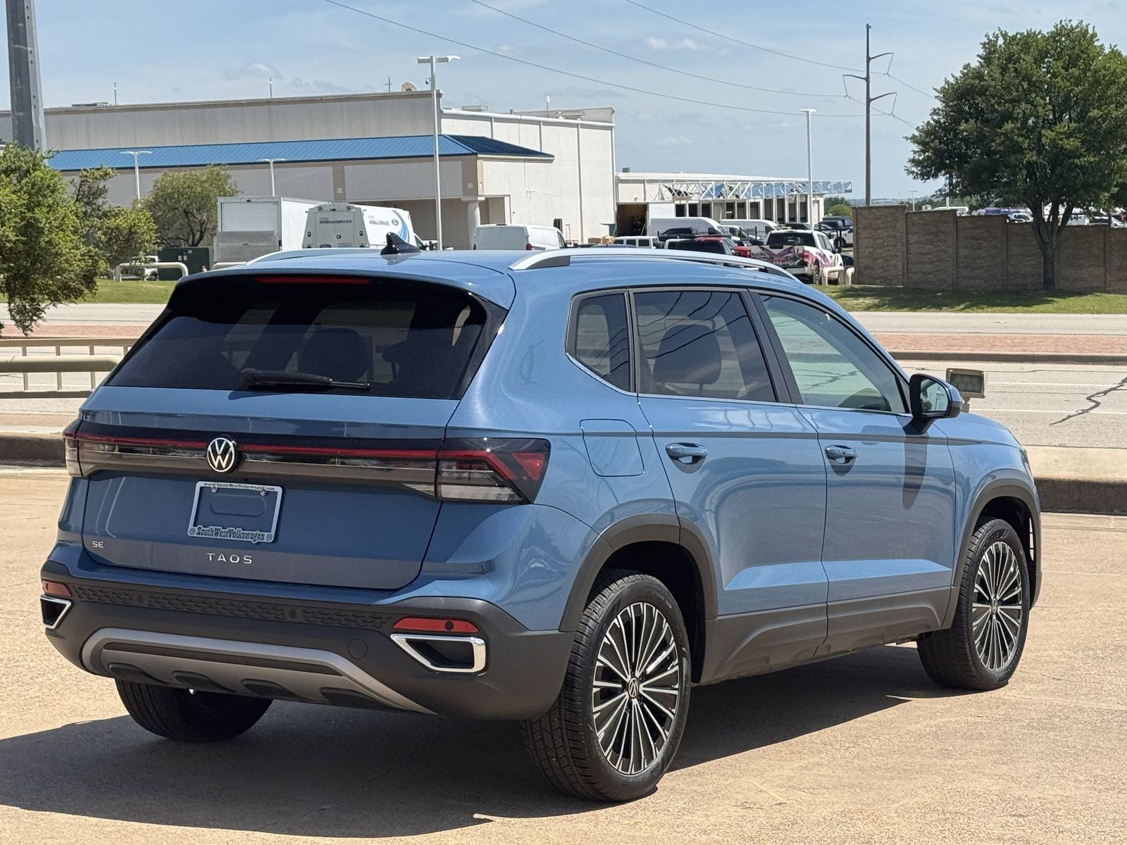 2025 Volkswagen Taos 1.5T SE
