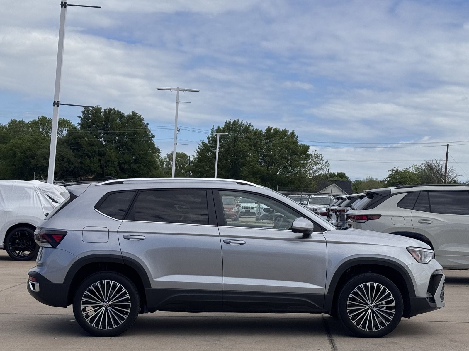 2025 Volkswagen Taos 1.5T SE