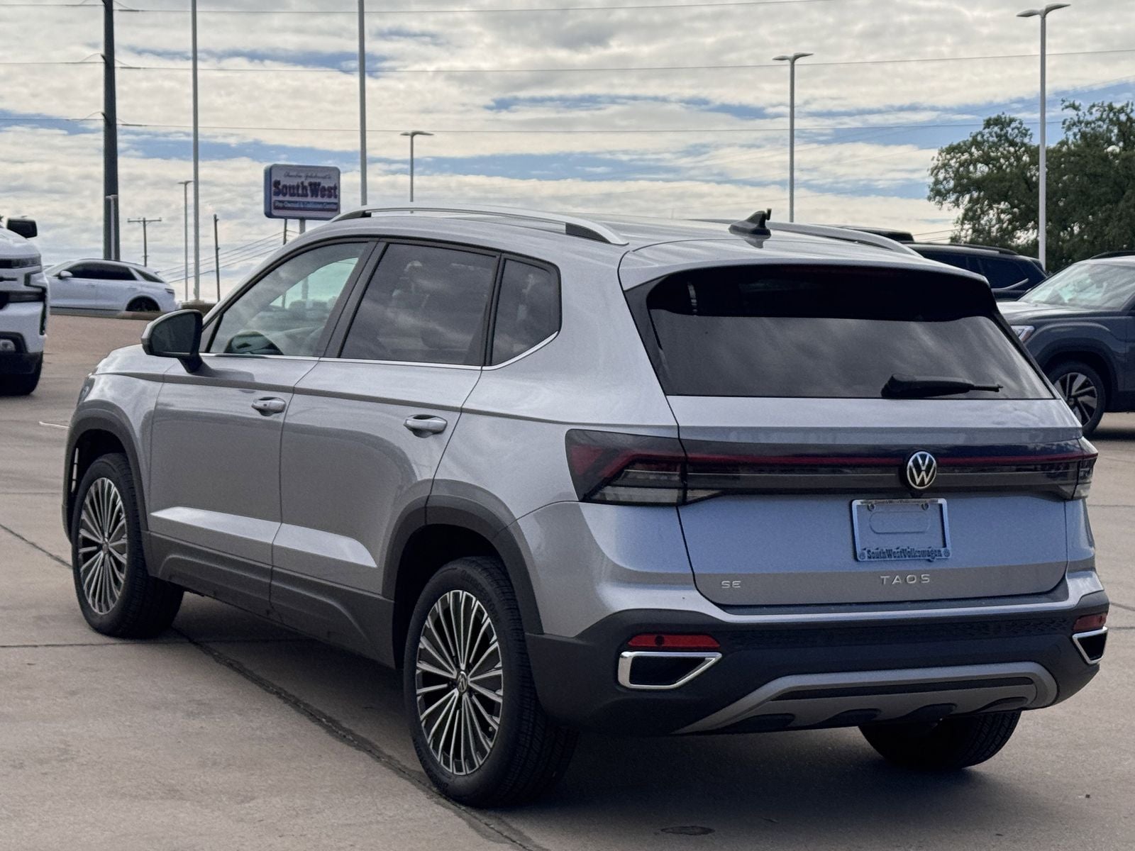 2025 Volkswagen Taos 1.5T SE