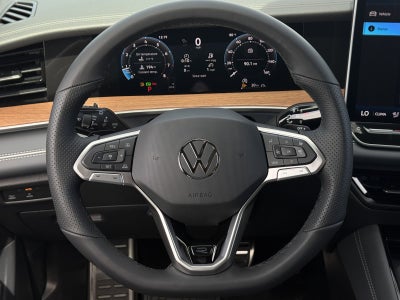 2026 Volkswagen Tiguan 2.0T SEL R-Line Turbo