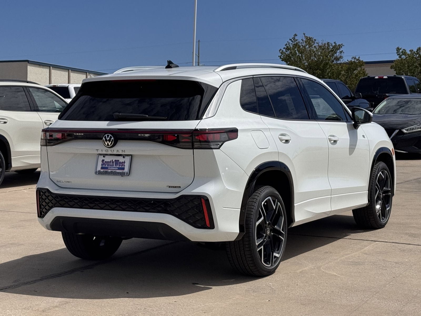 2026 Volkswagen Tiguan 2.0T SEL R-Line Turbo