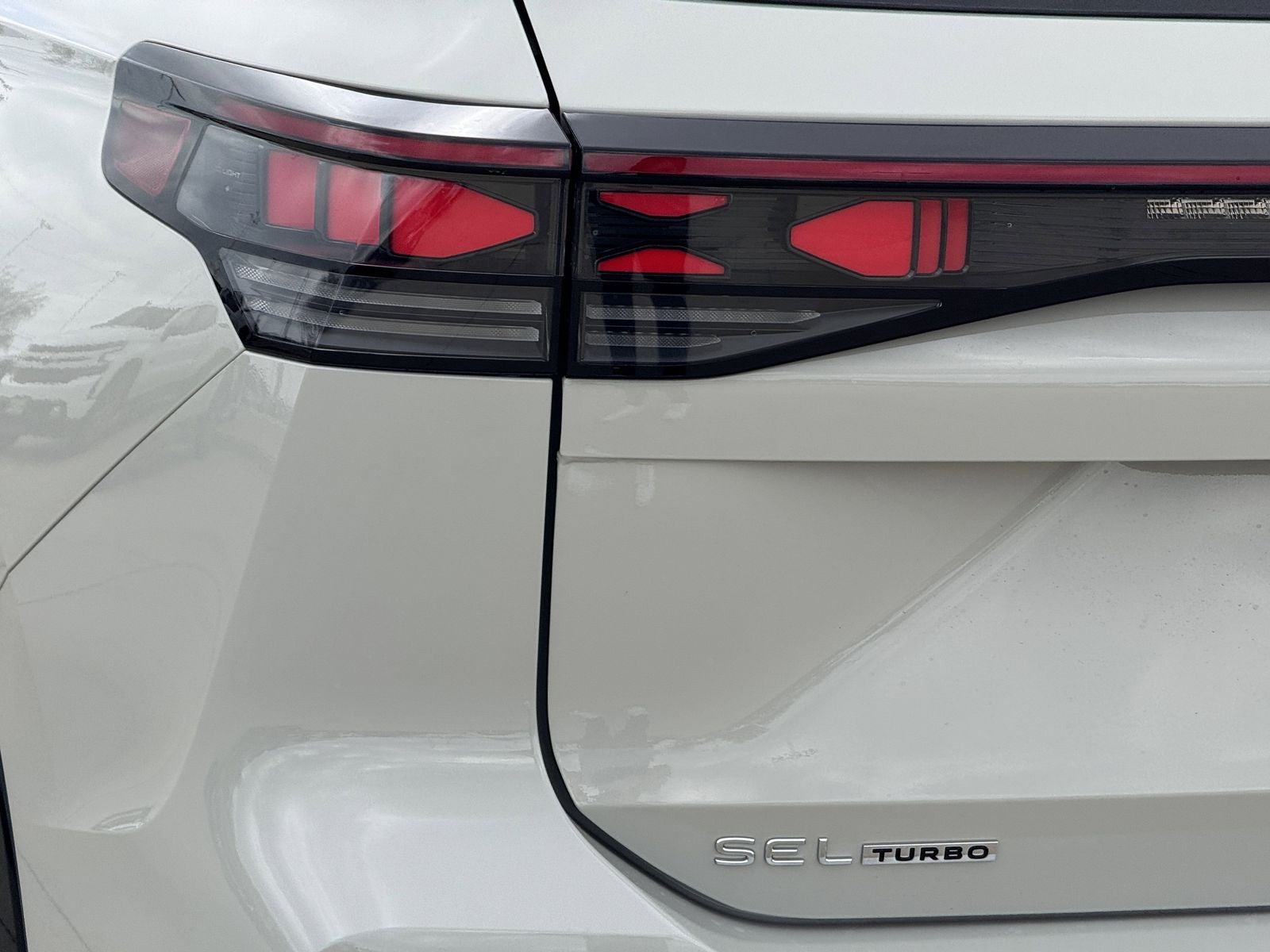 2026 Volkswagen Tiguan 2.0T SEL R-Line