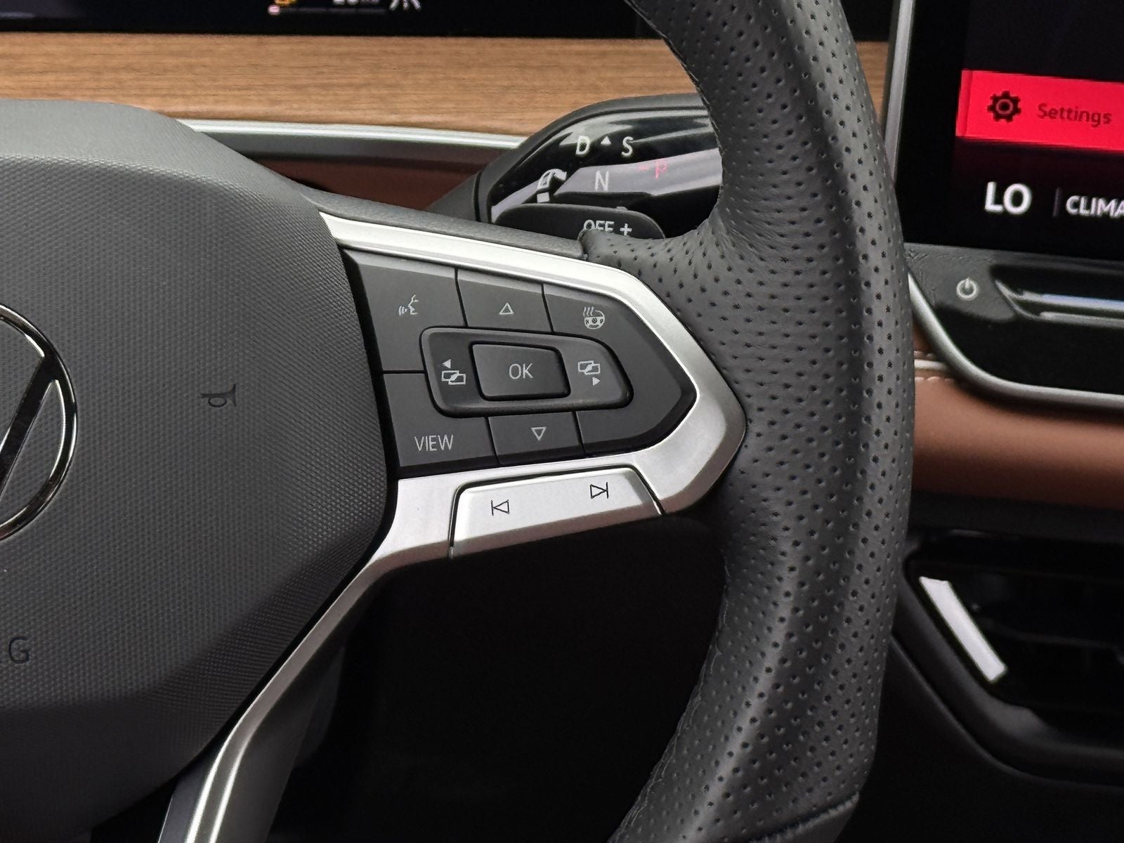 2026 Volkswagen Tiguan 2.0T SEL R-Line