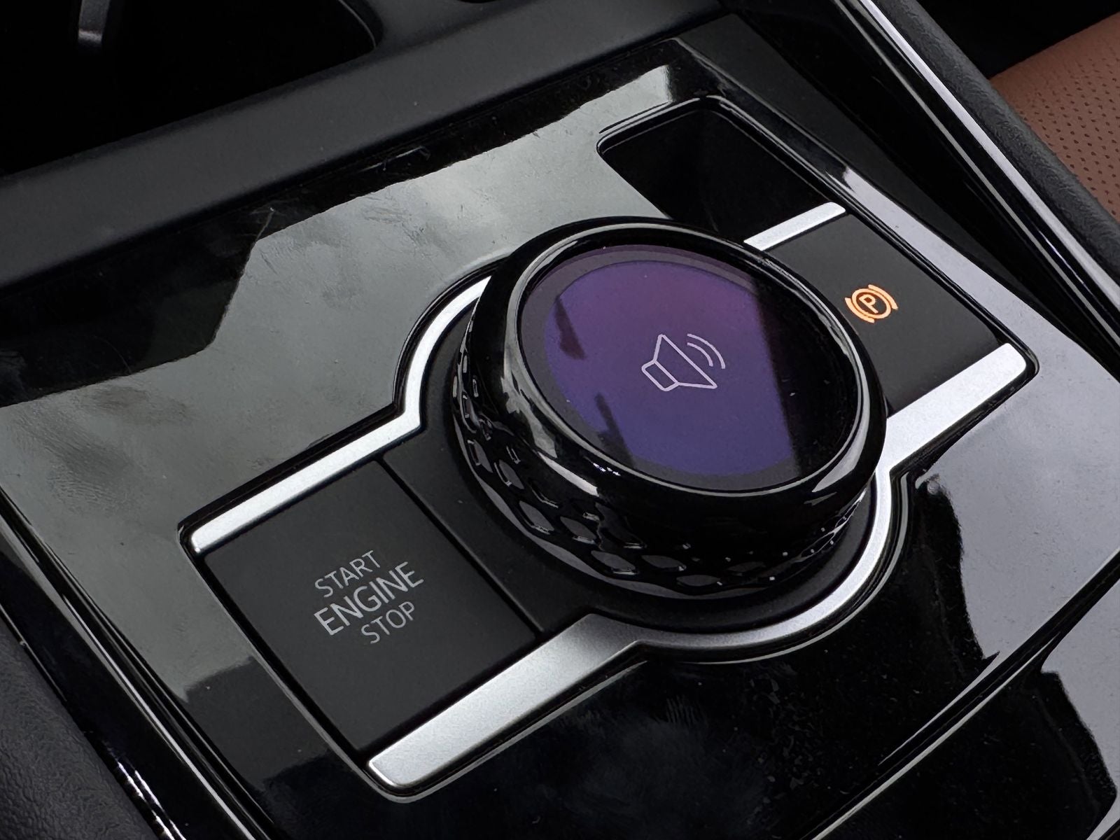 2026 Volkswagen Tiguan 2.0T SEL R-Line