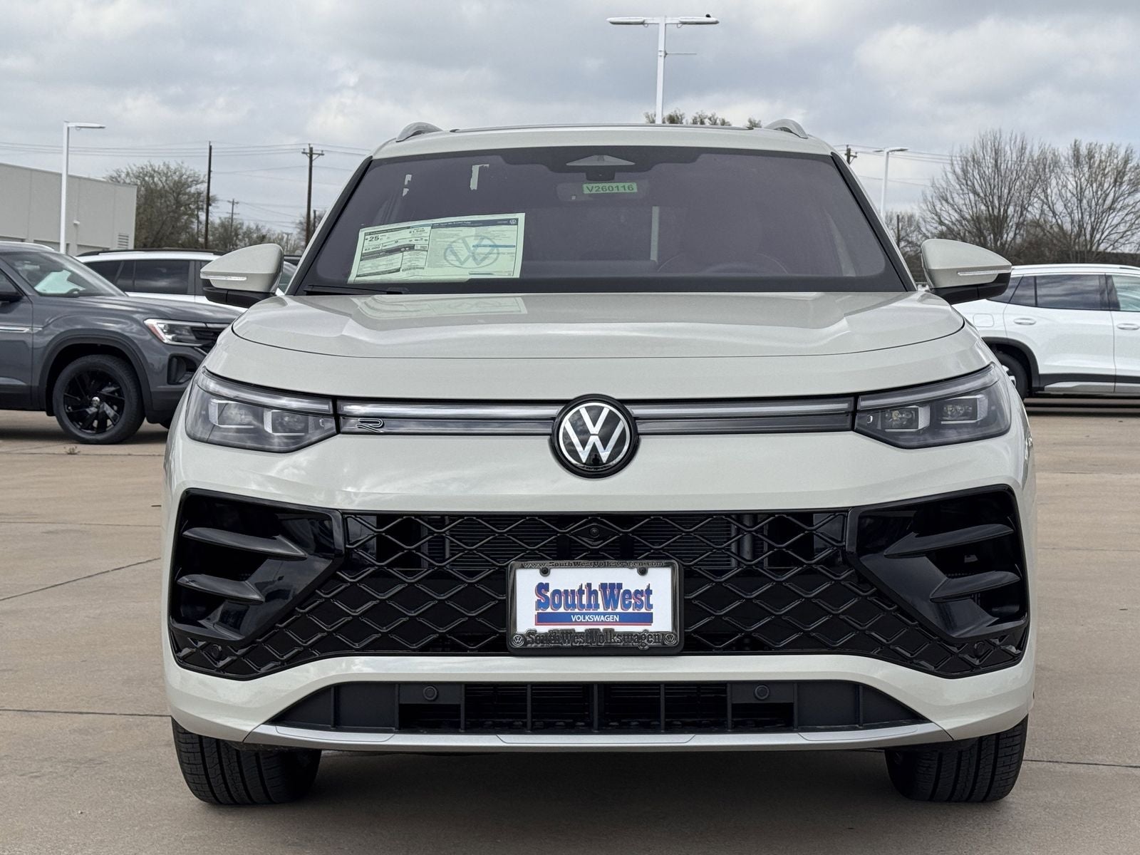 2026 Volkswagen Tiguan 2.0T SEL R-Line