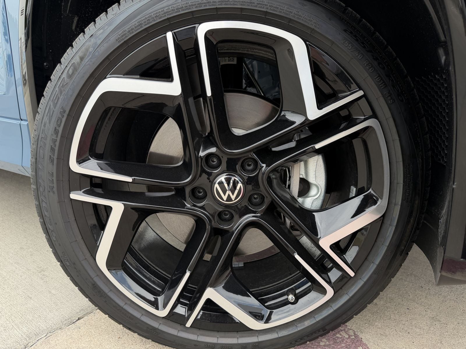 2026 Volkswagen Tiguan 2.0T SEL R-Line Turbo