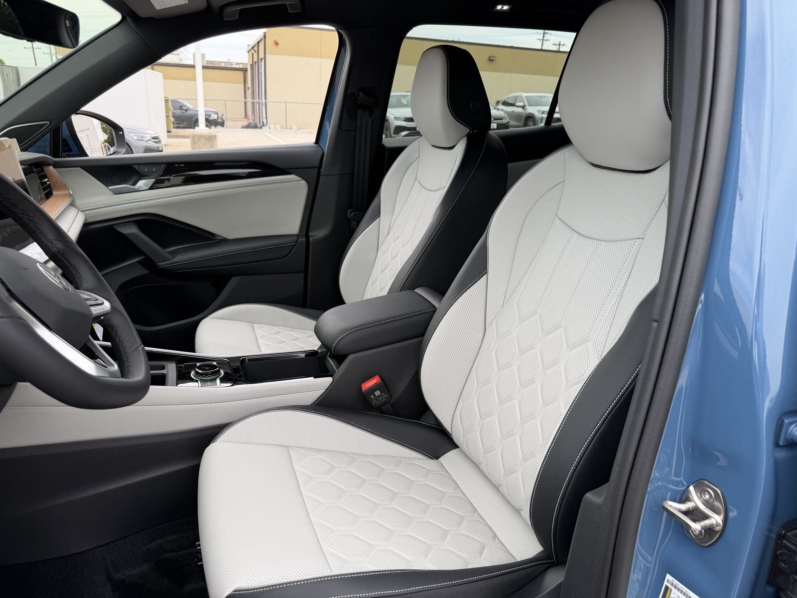 2026 Volkswagen Tiguan 2.0T SEL R-Line Turbo