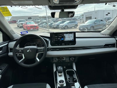 2025 Mitsubishi Outlander Base