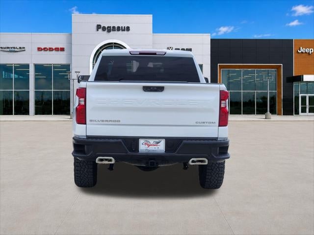 2023 Chevrolet Silverado 1500 4WD Crew Cab Standard Bed Custom Trail Boss