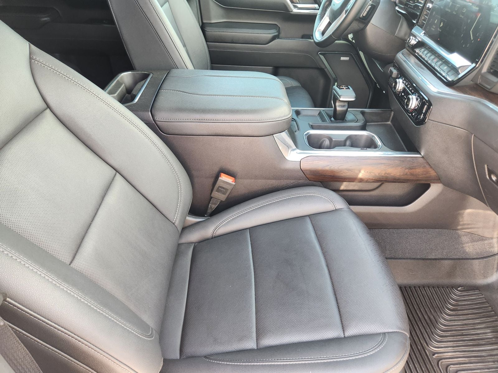 2024 GMC Sierra 1500 2WD Crew Cab Short Box SLT