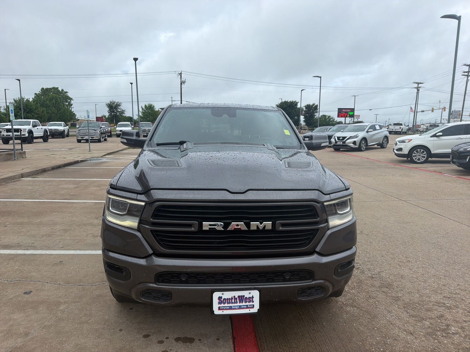 2022 RAM Ram 1500 Laramie Crew Cab 4x2 5'7' Box