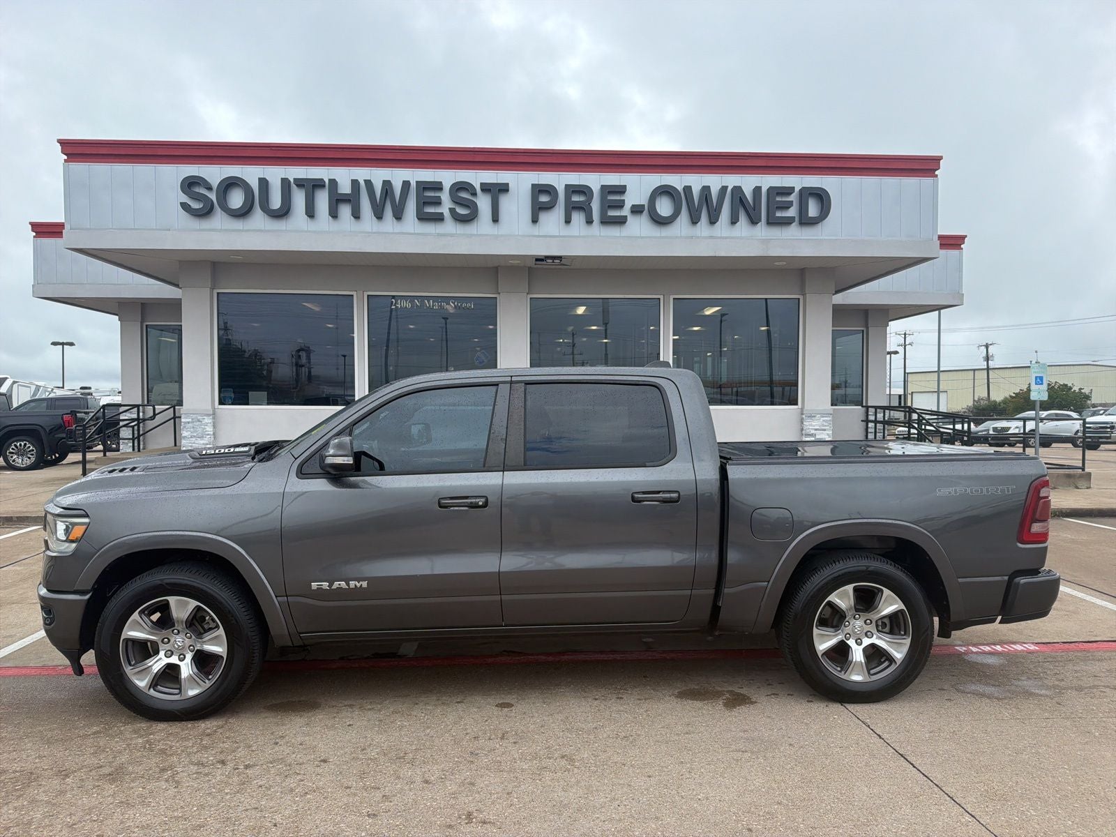2022 RAM Ram 1500 Laramie Crew Cab 4x2 5'7' Box