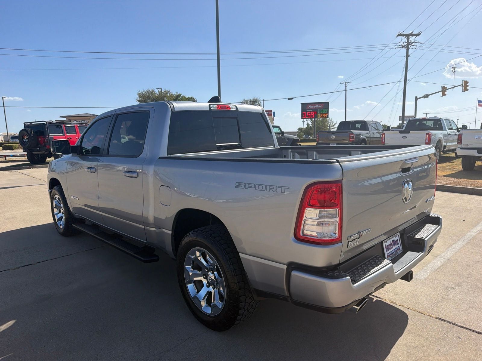 2022 RAM Ram 1500 Lone Star Crew Cab 4x4 5'7' Box