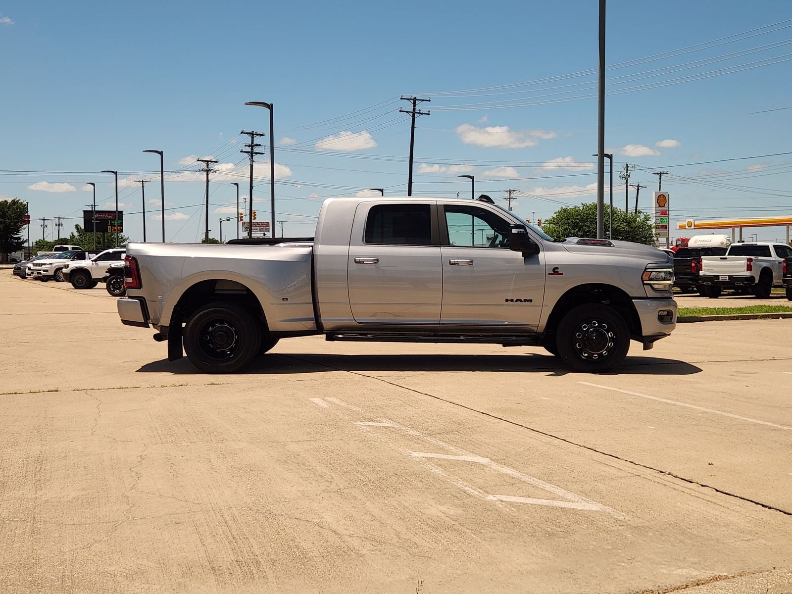 2024 RAM Ram 3500 Laramie Mega Cab 4x4 6'4' Box