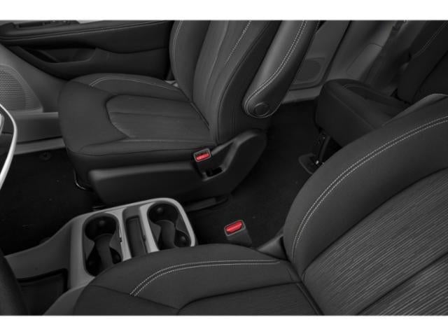 2020 Chrysler Voyager LX