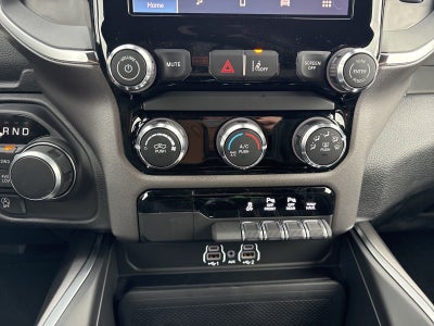 2026 RAM Ram 1500 Express Crew Cab 4x4 5'7' Box