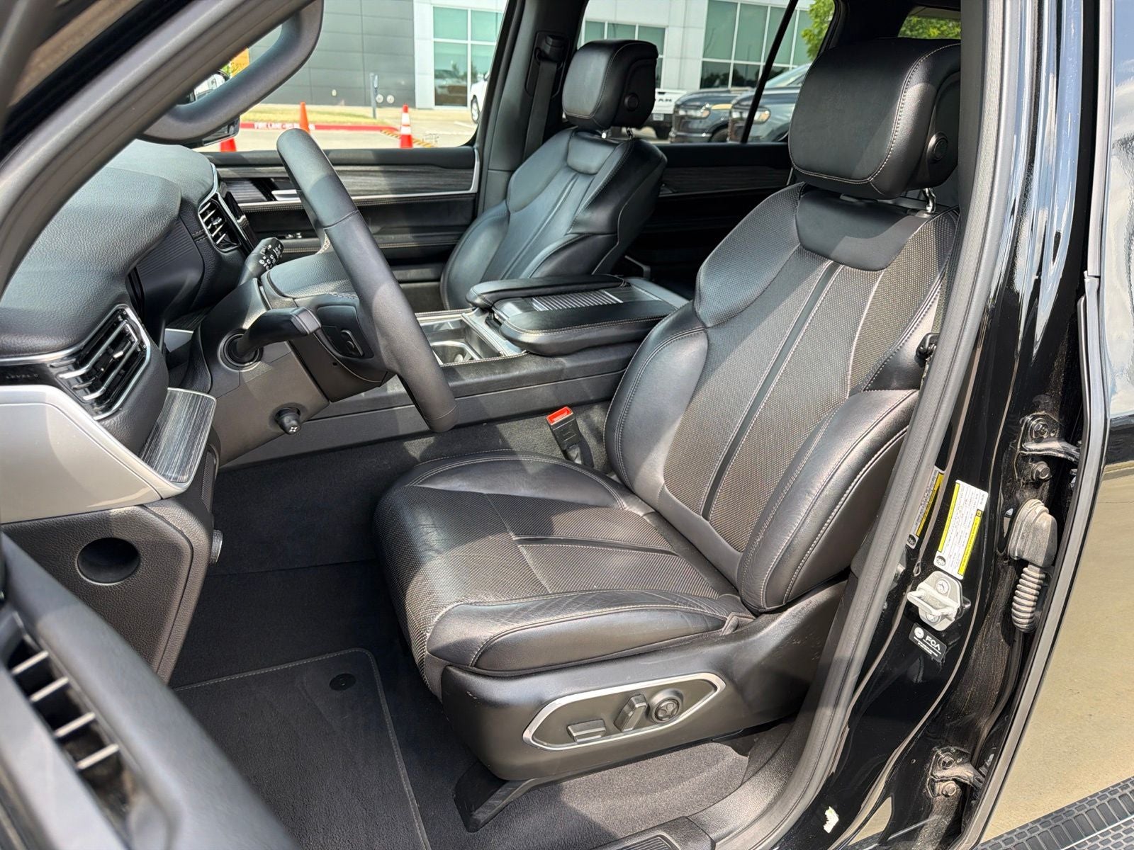 2024 Jeep Wagoneer L Series II 4x2