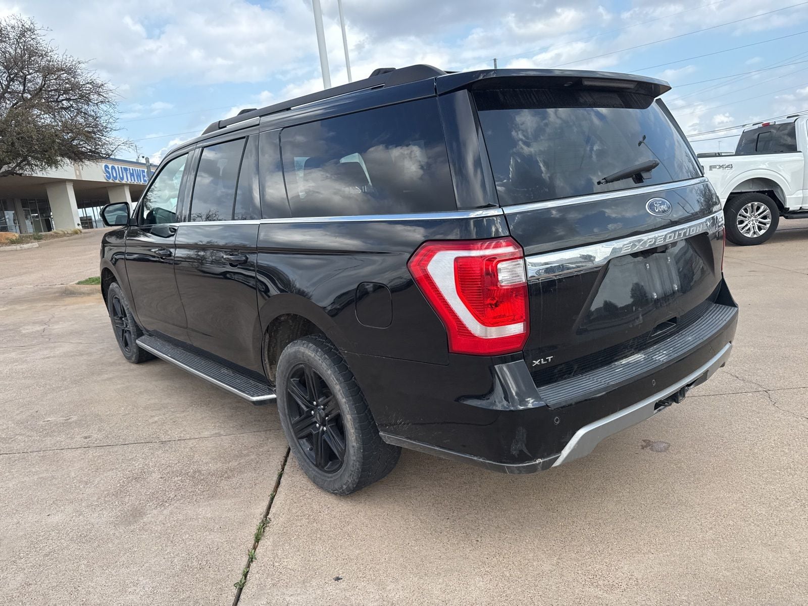 2021 Ford Expedition Max XLT