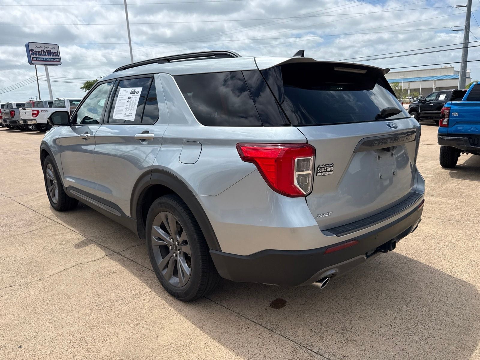 2023 Ford Explorer XLT