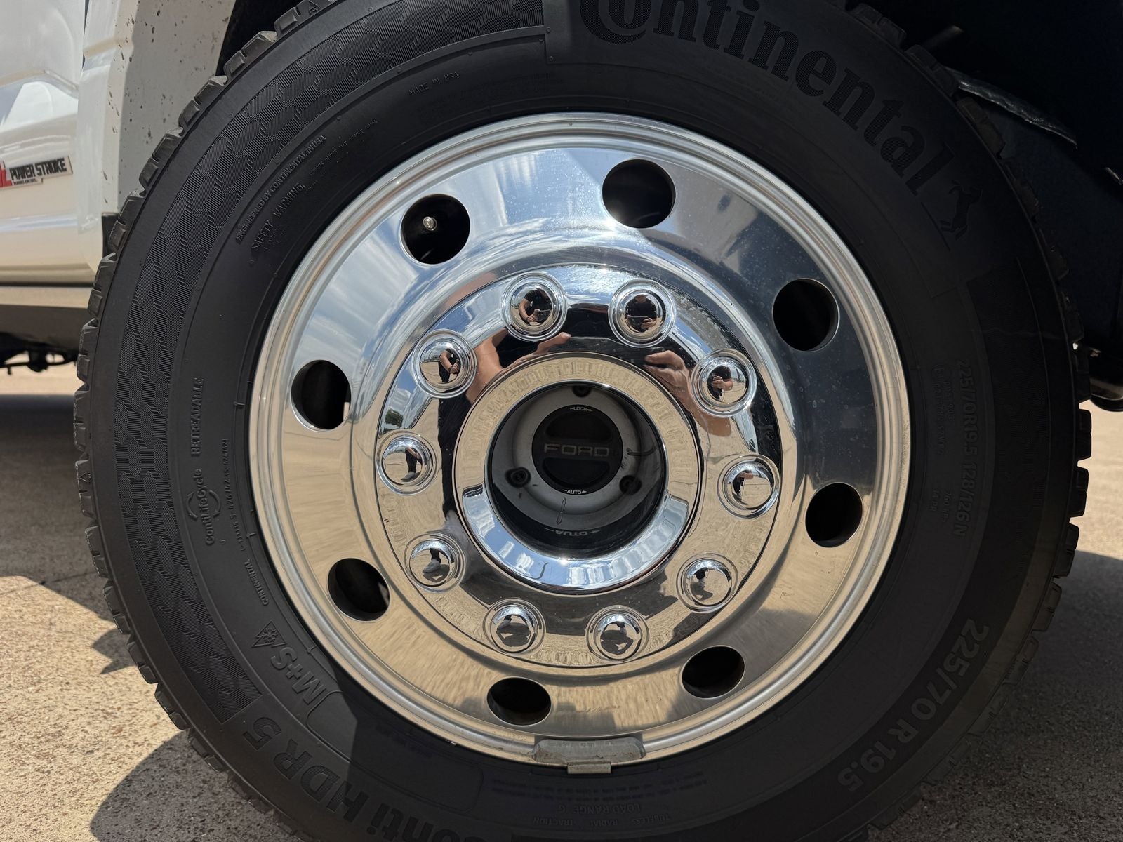 2025 Ford F-450SD Platinum DRW