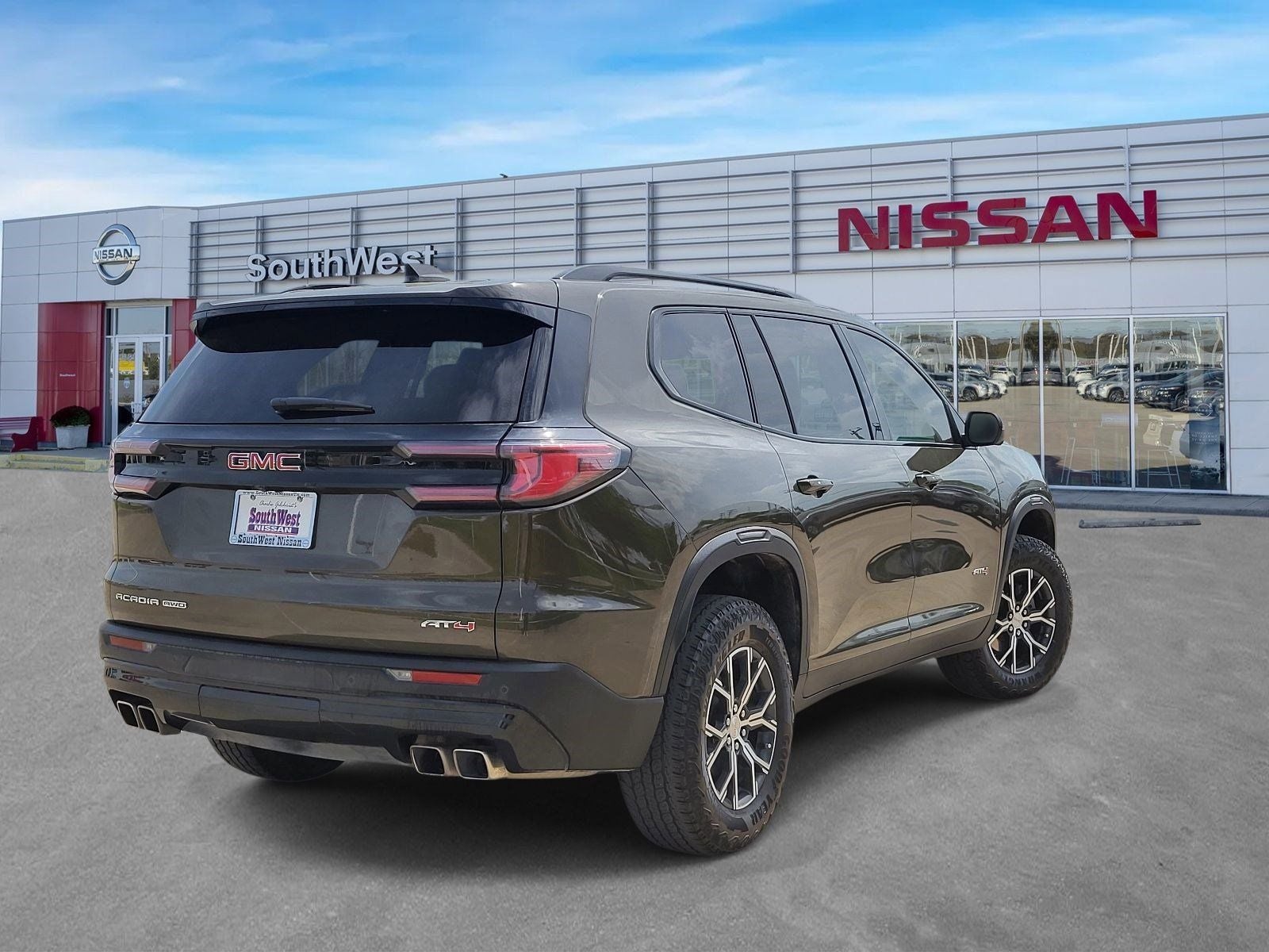 2024 GMC Acadia AT4