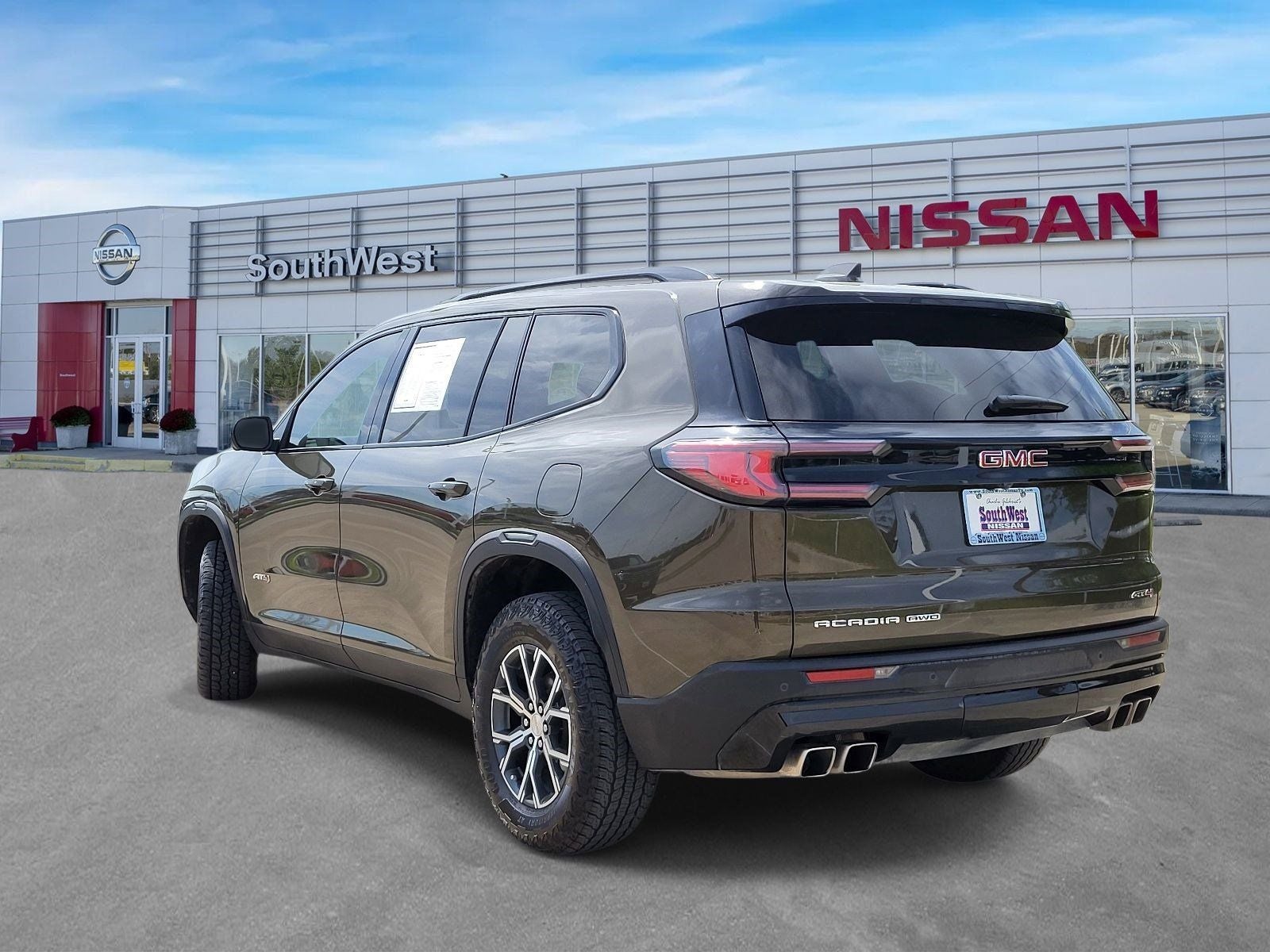 2024 GMC Acadia AT4