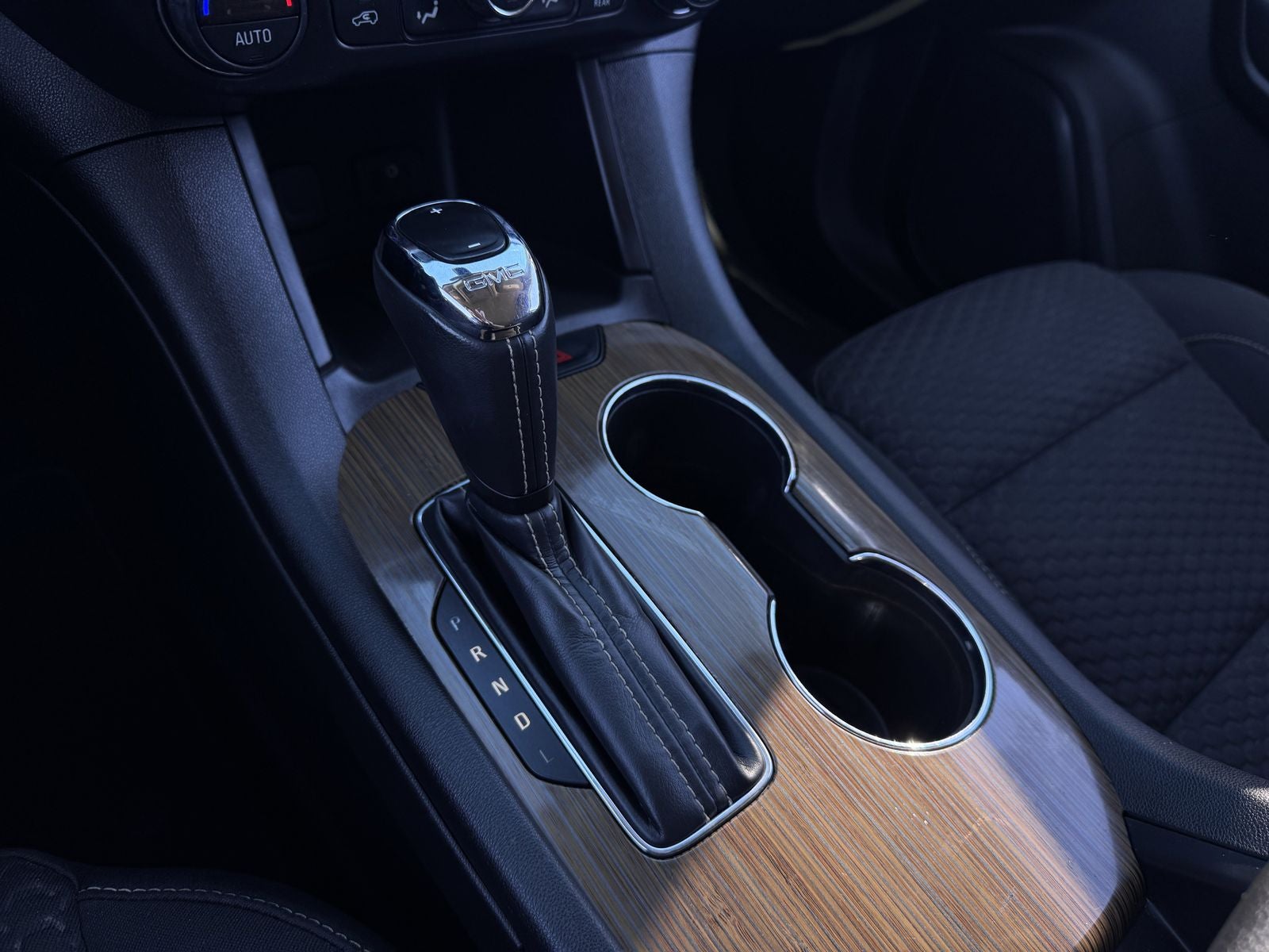 2017 GMC Acadia SLE-1