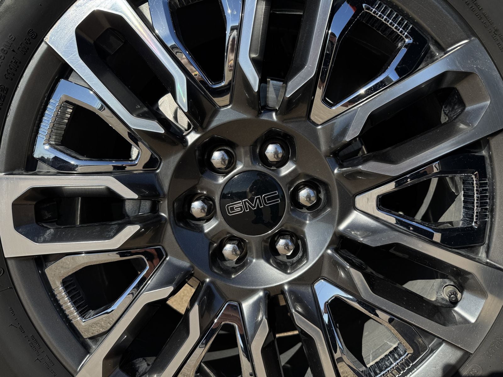 2023 GMC Yukon Denali Ultimate