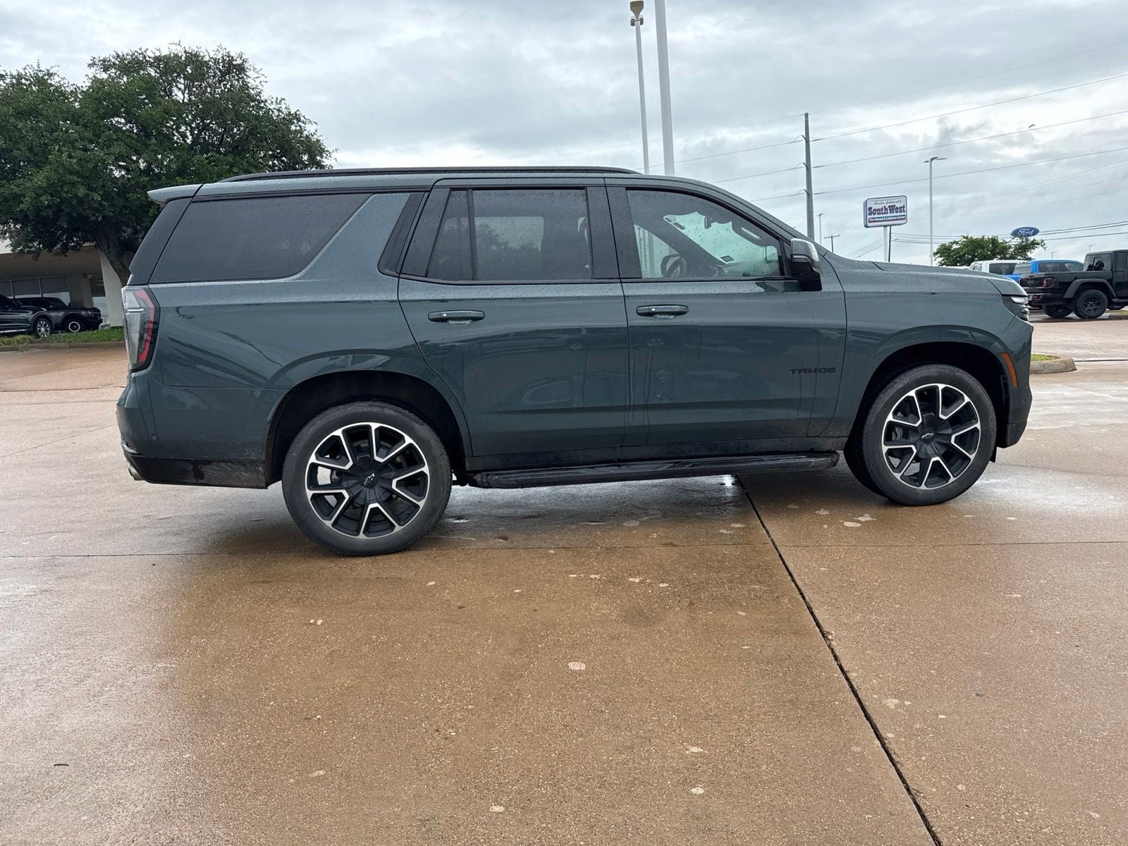 2025 Chevrolet Tahoe RST