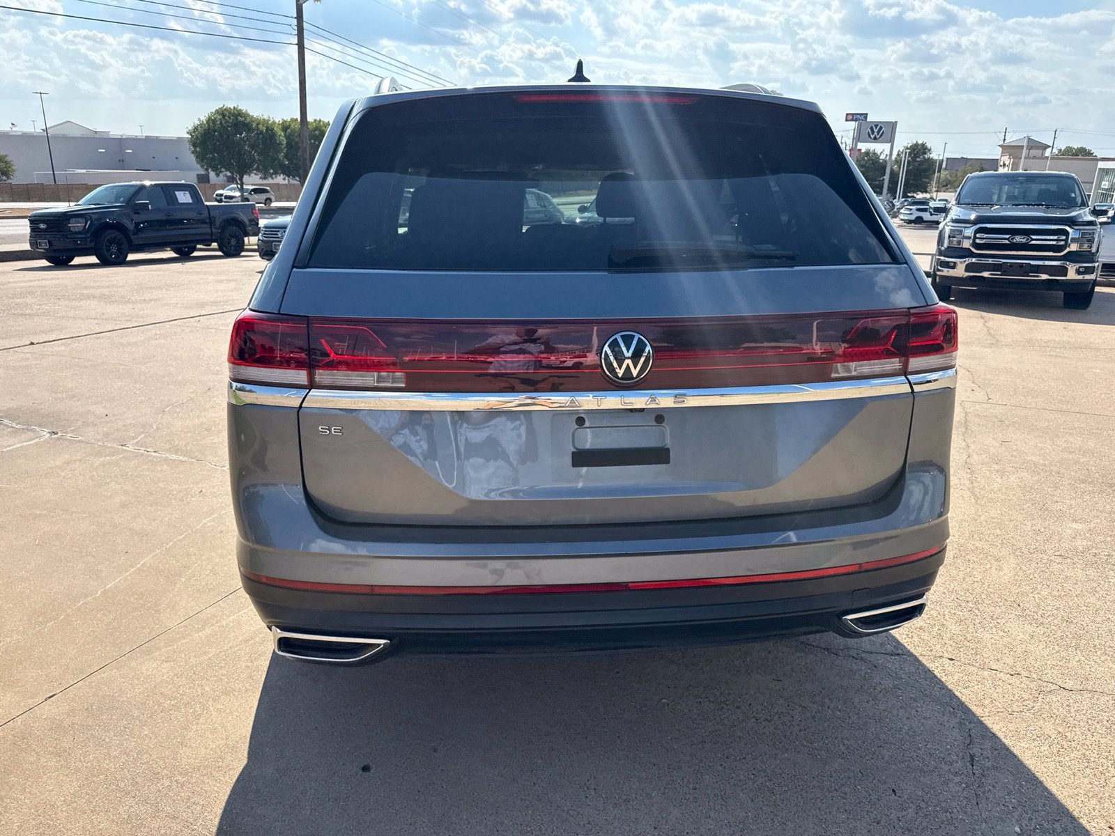 2024 Volkswagen Atlas 2.0T SE