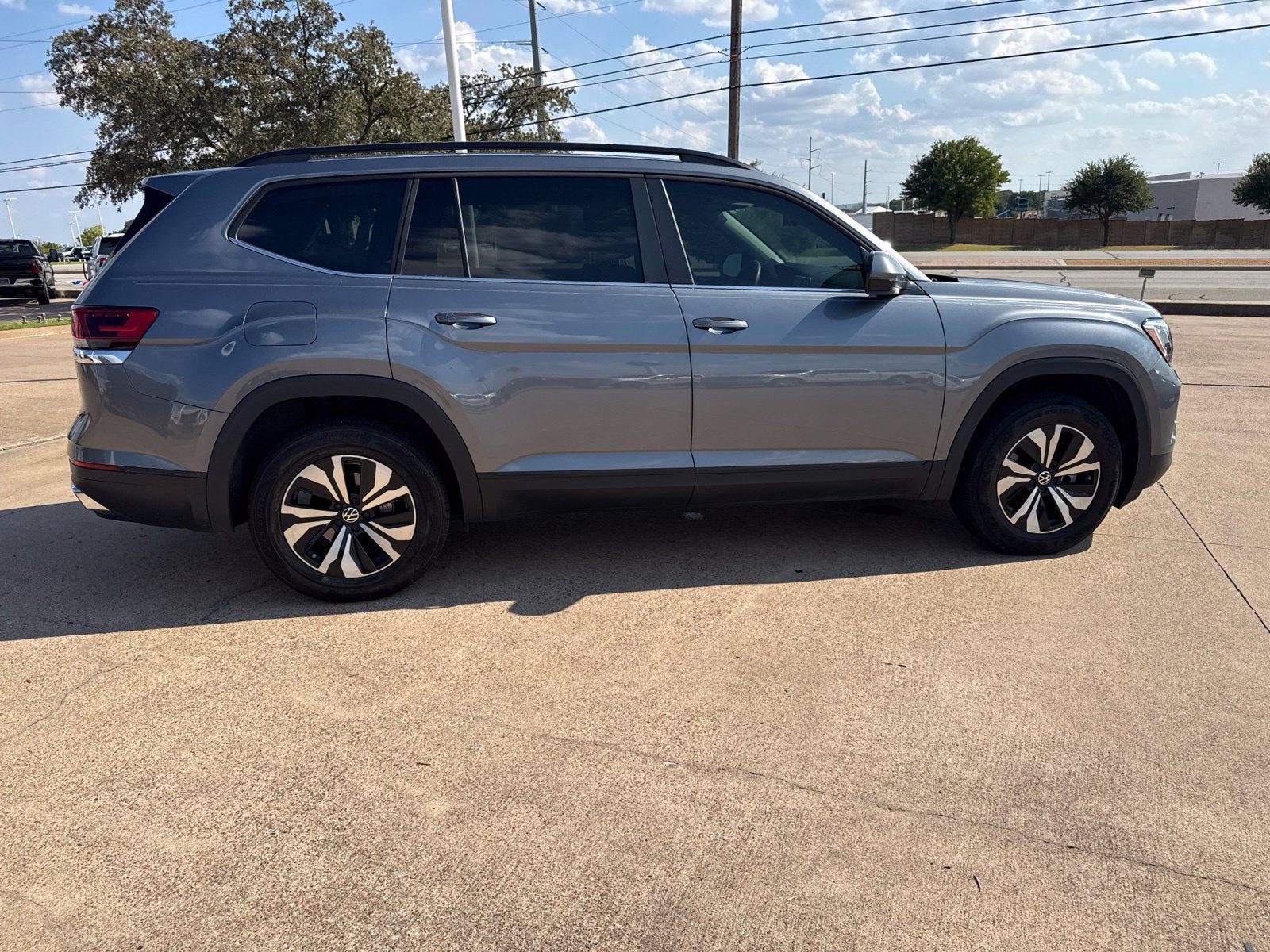 2024 Volkswagen Atlas 2.0T SE