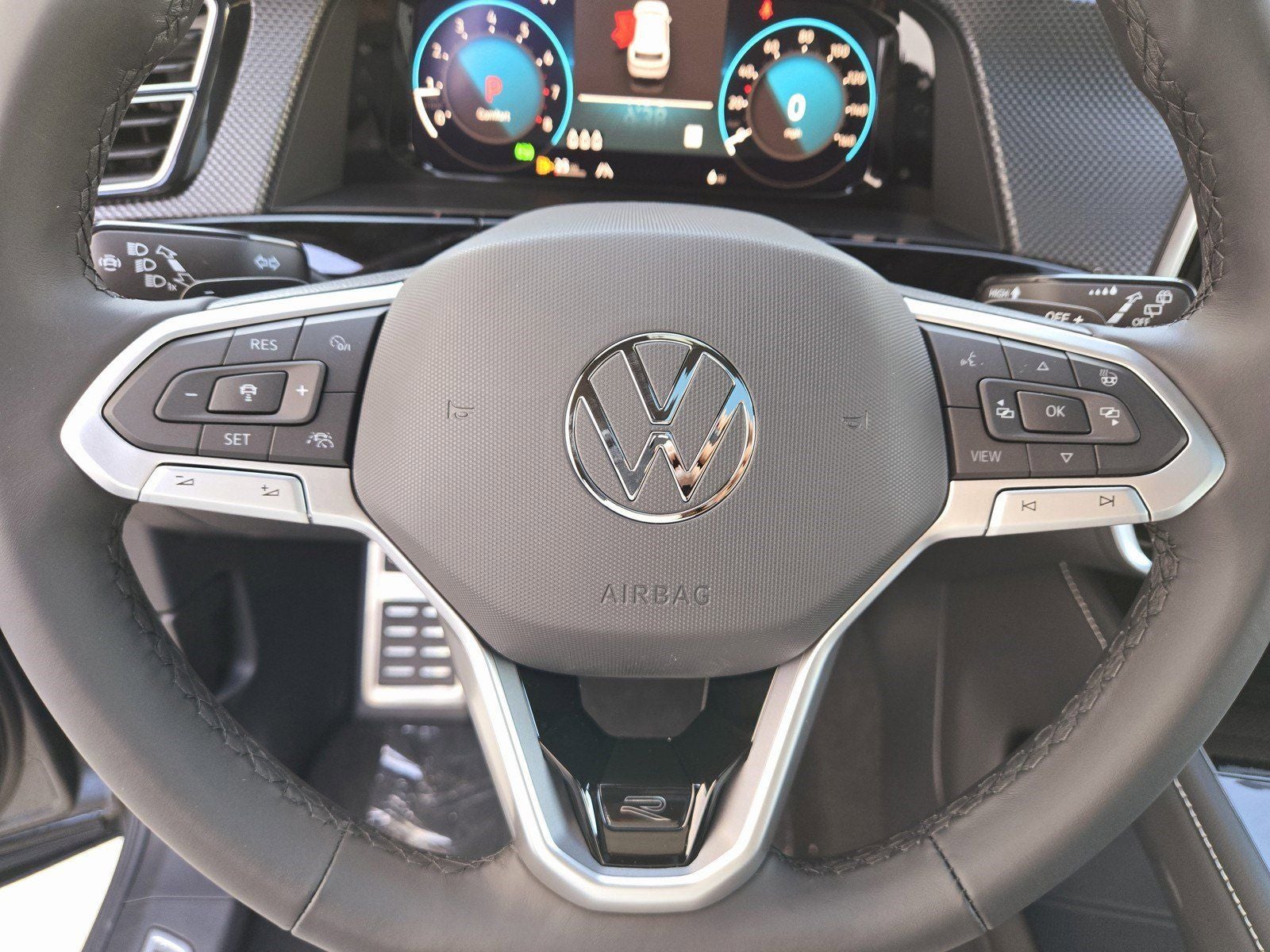 2025 Volkswagen Atlas Cross Sport 2.0T SEL Premium R-Line