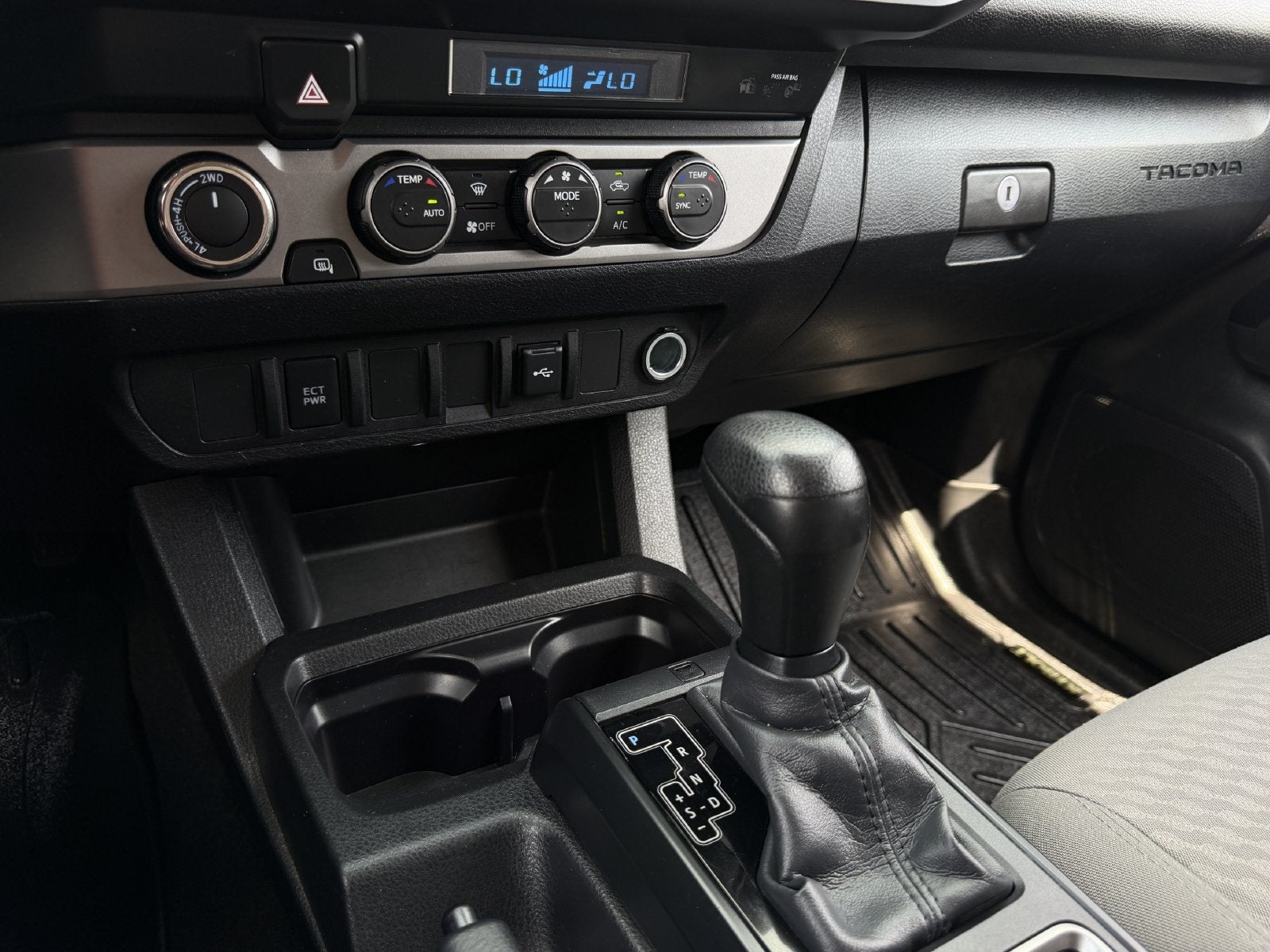 2022 Toyota Tacoma SR V6