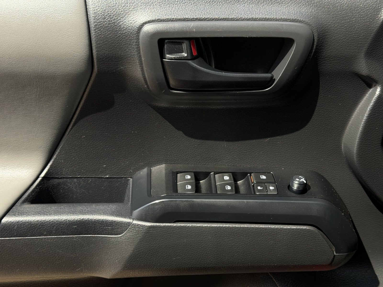 2022 Toyota Tacoma SR V6