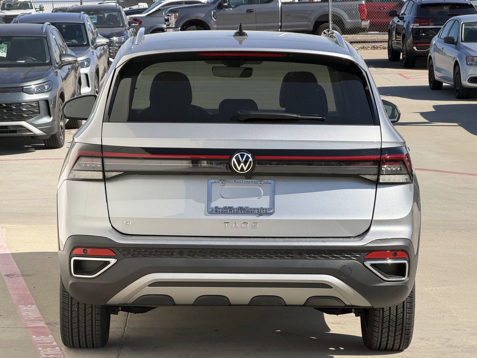 2025 Volkswagen Taos 1.5T SE