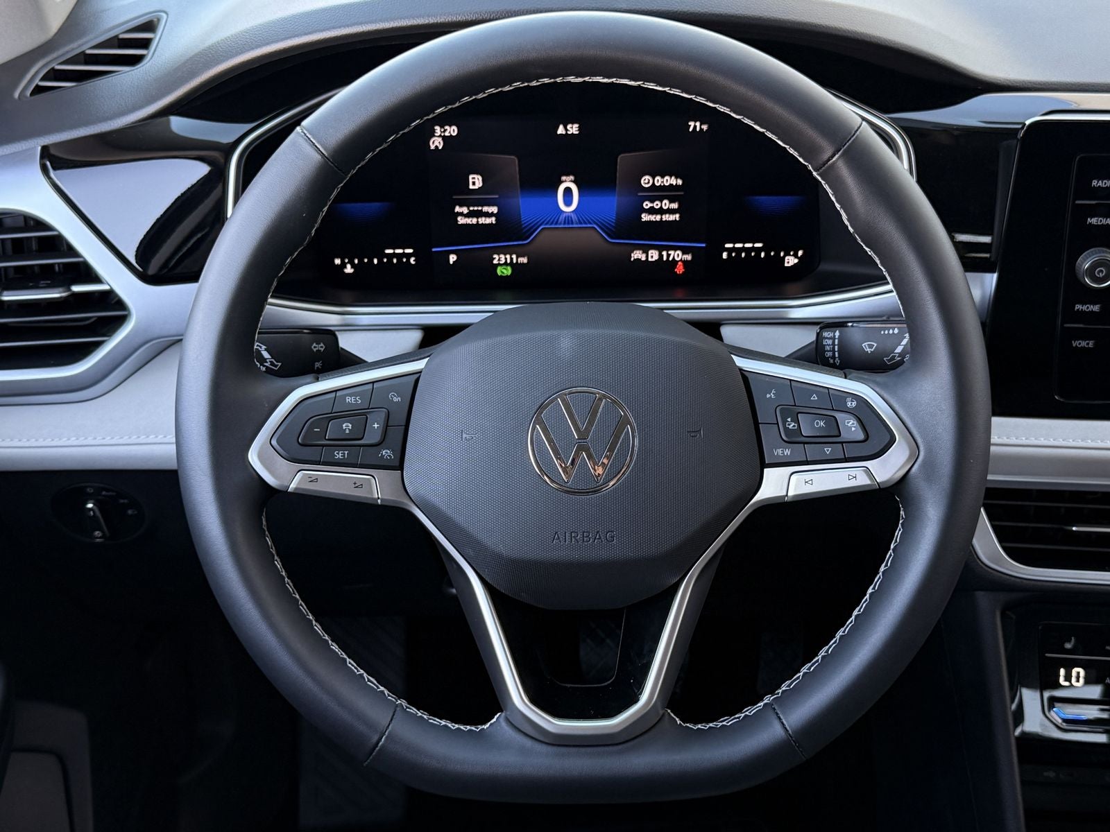 2025 Volkswagen Taos 1.5T SE