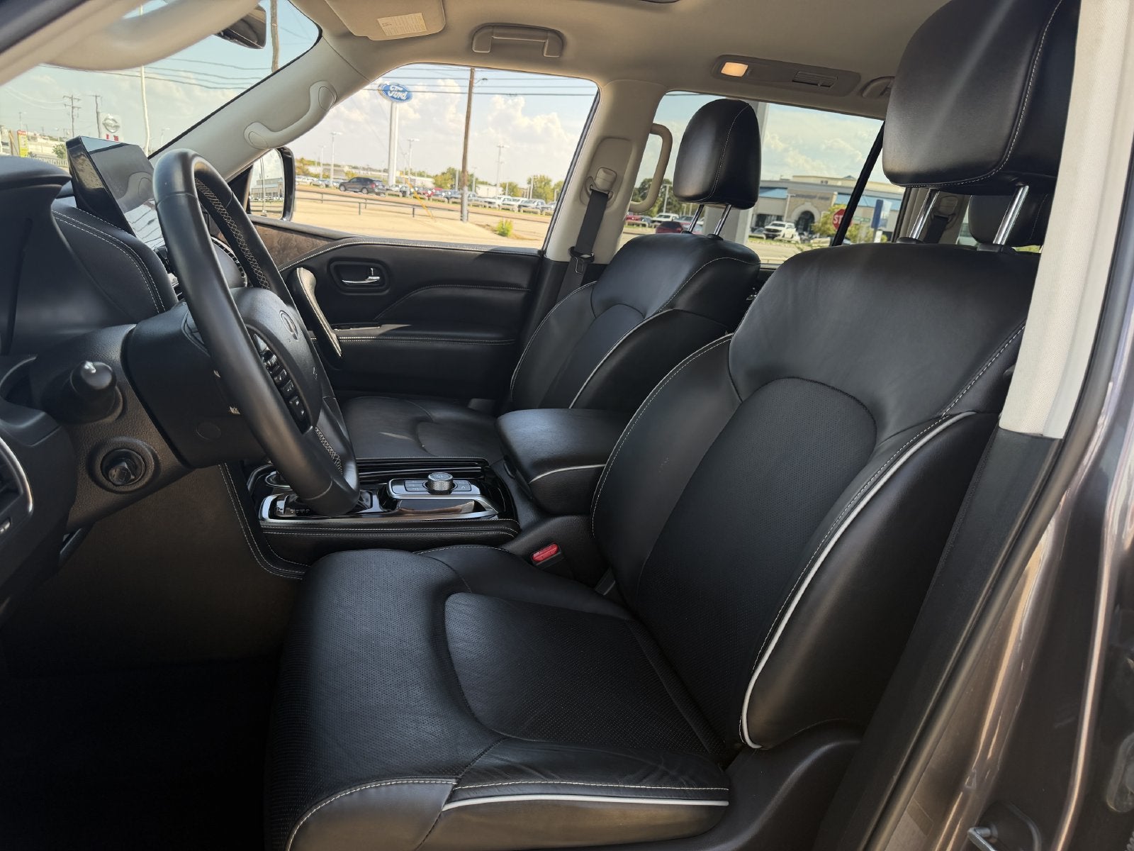 2023 INFINITI QX80 Premium Select