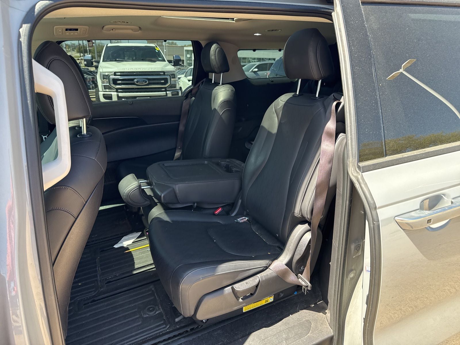 2025 Kia Carnival SX