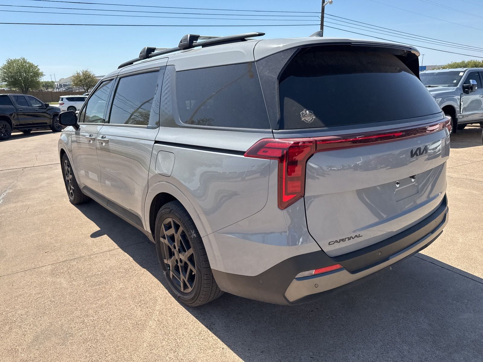 2025 Kia Carnival SX