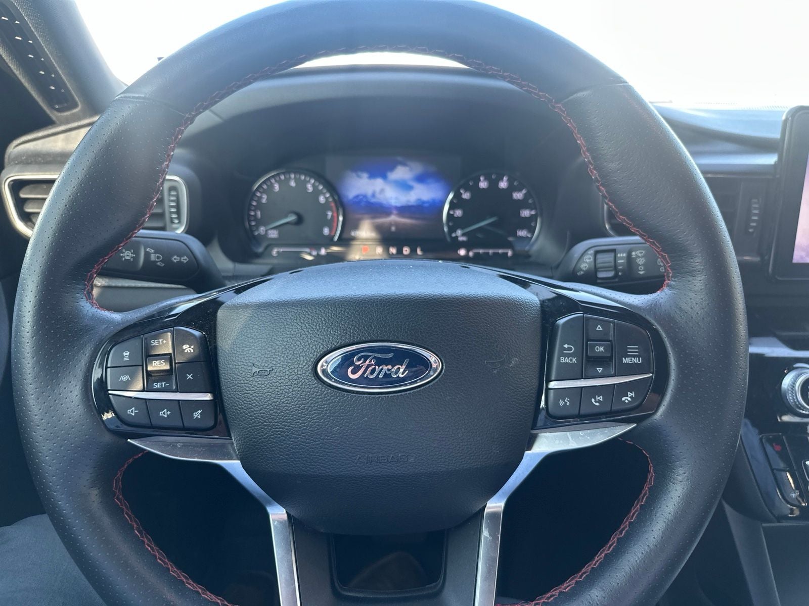 2022 Ford Explorer ST-Line