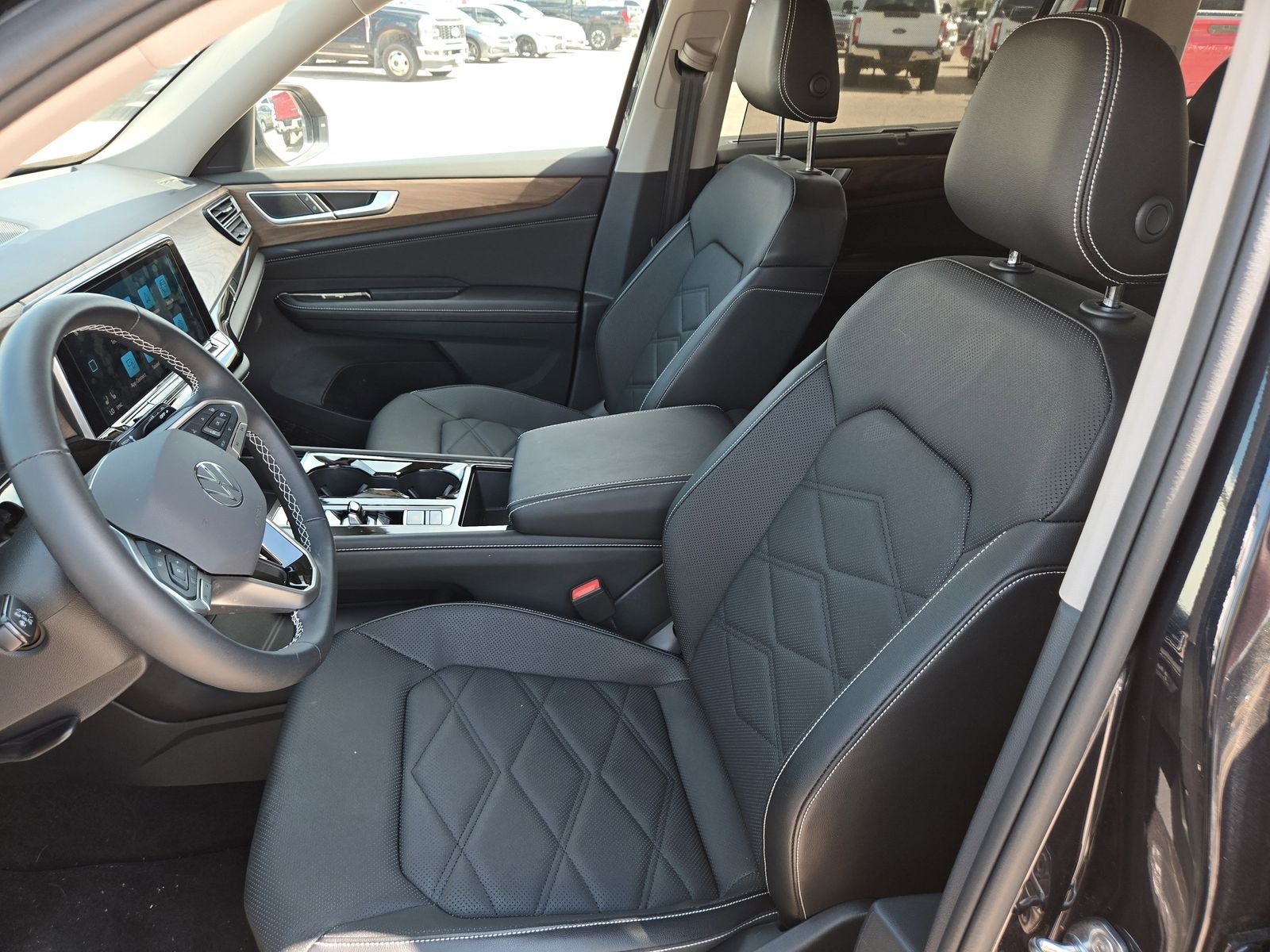 2024 Volkswagen Atlas 2.0T SE w/Technology