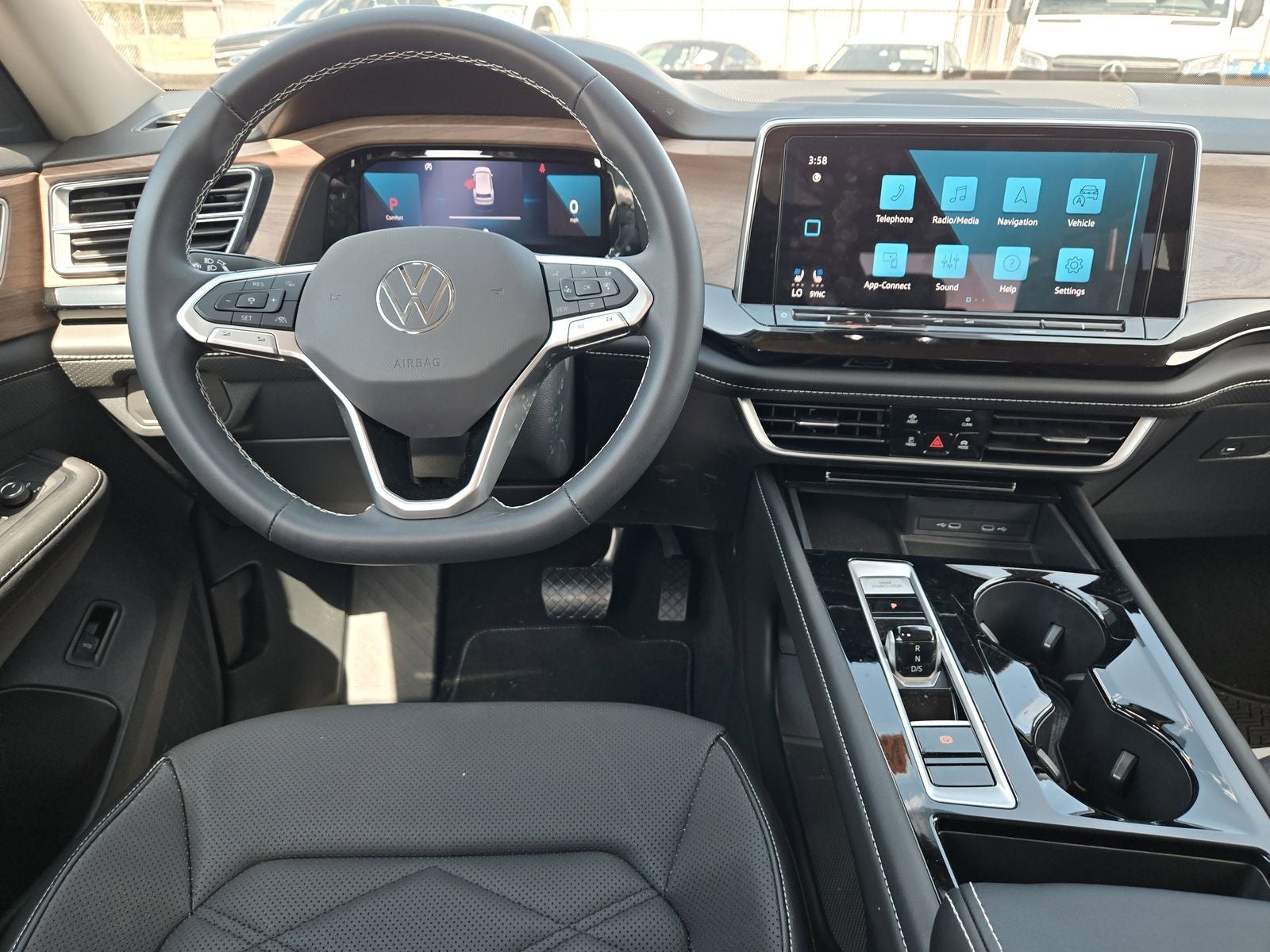 2024 Volkswagen Atlas 2.0T SE w/Technology