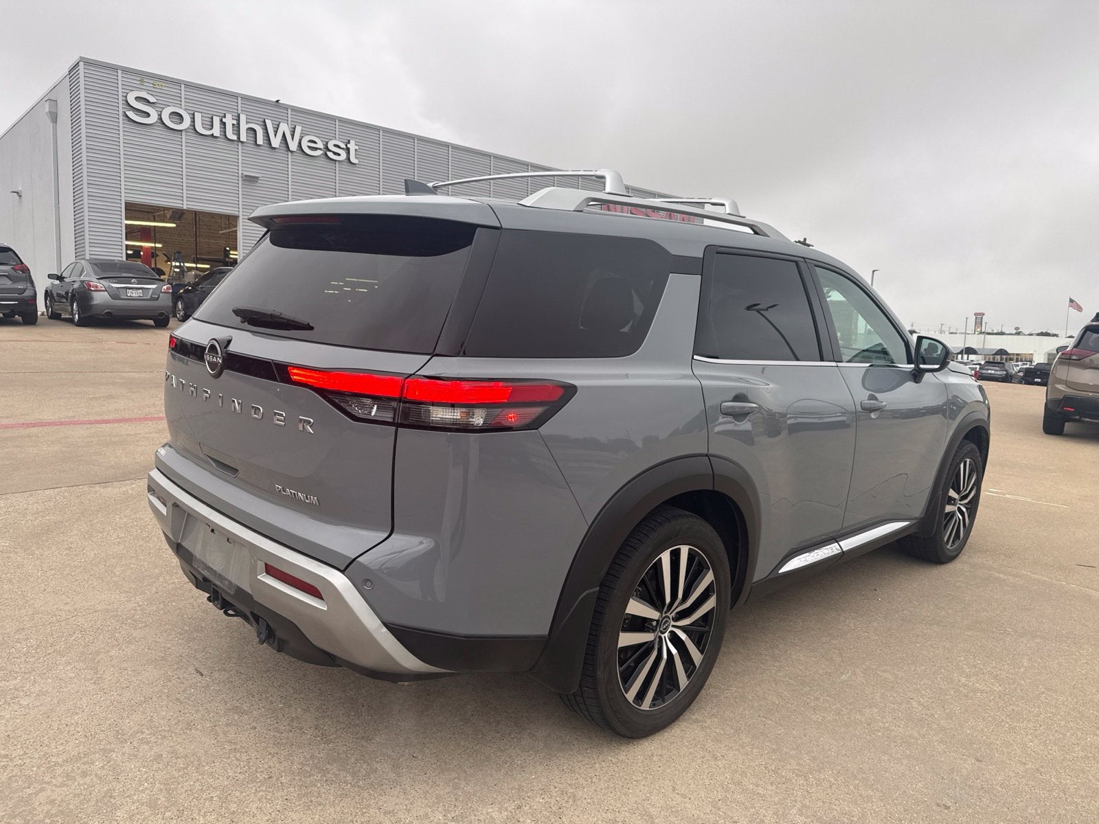 2023 Nissan Pathfinder Platinum