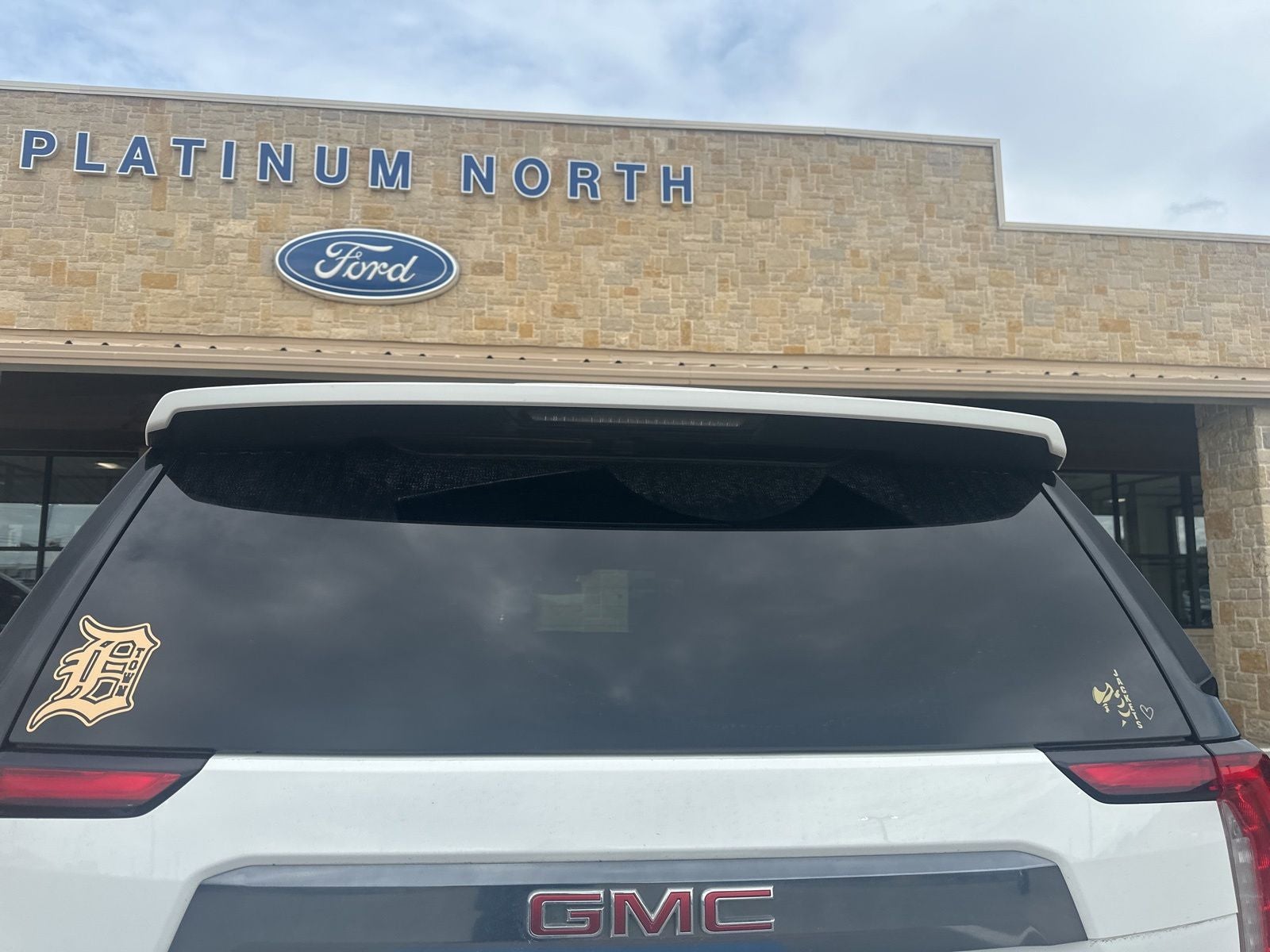 2023 GMC Yukon XL AT4