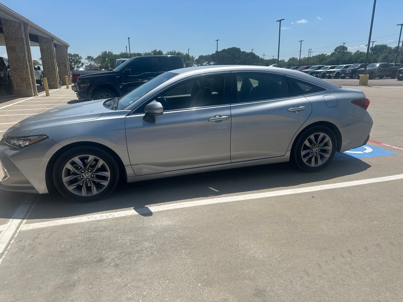 2022 Toyota Avalon XLE