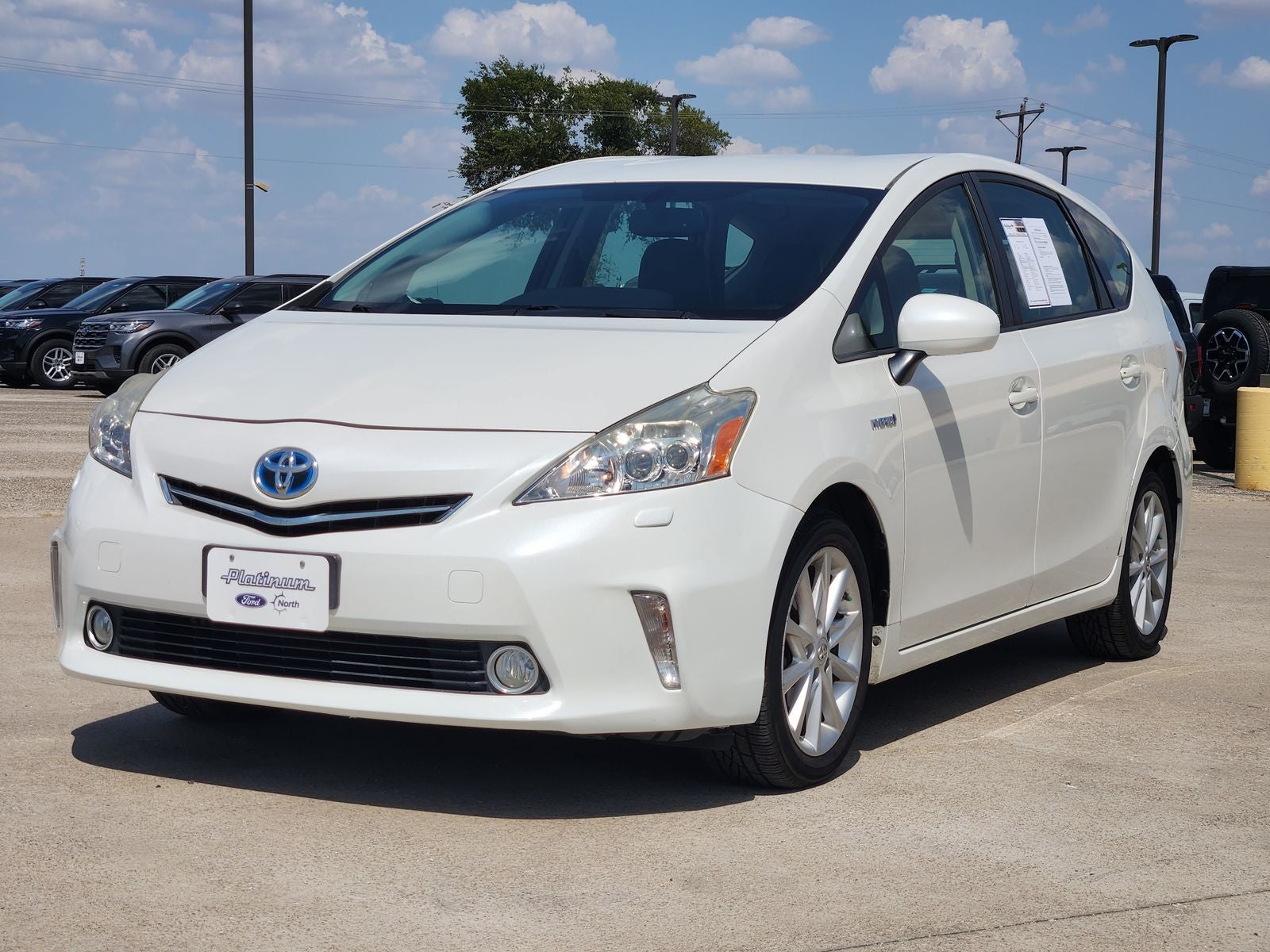 2014 Toyota Prius v Five