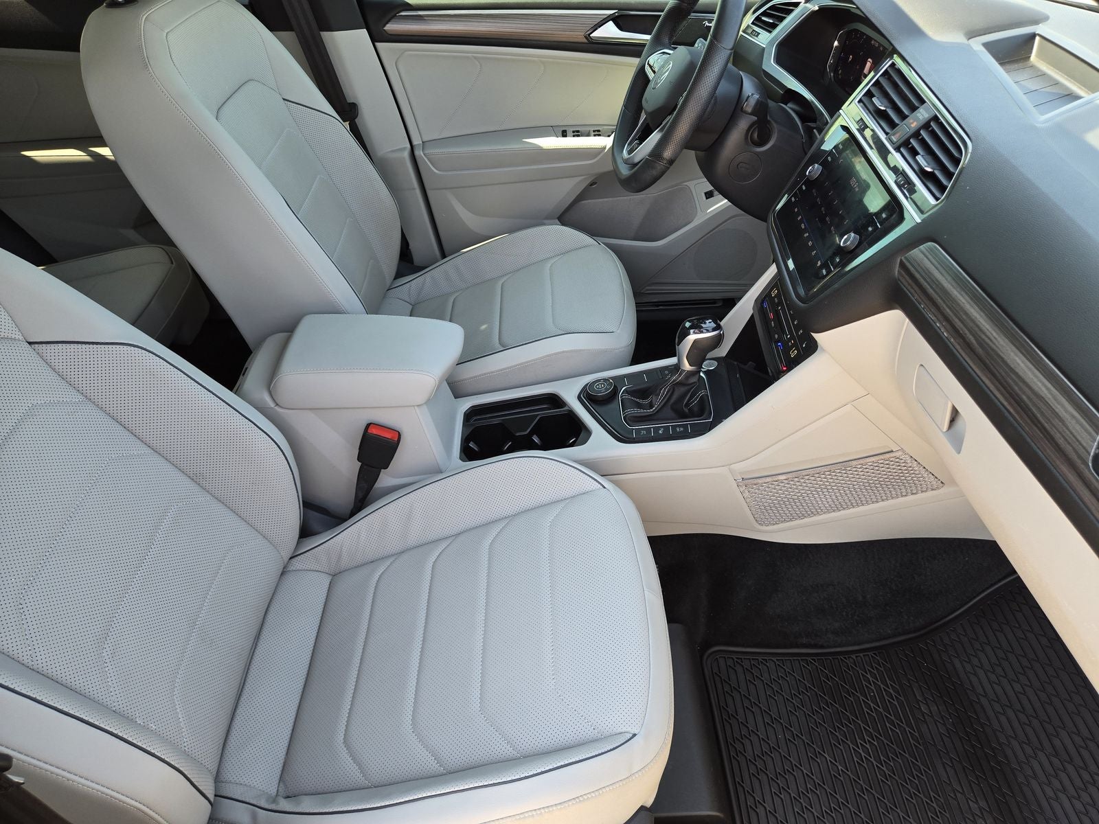 2024 Volkswagen Tiguan 2.0T SEL R-Line