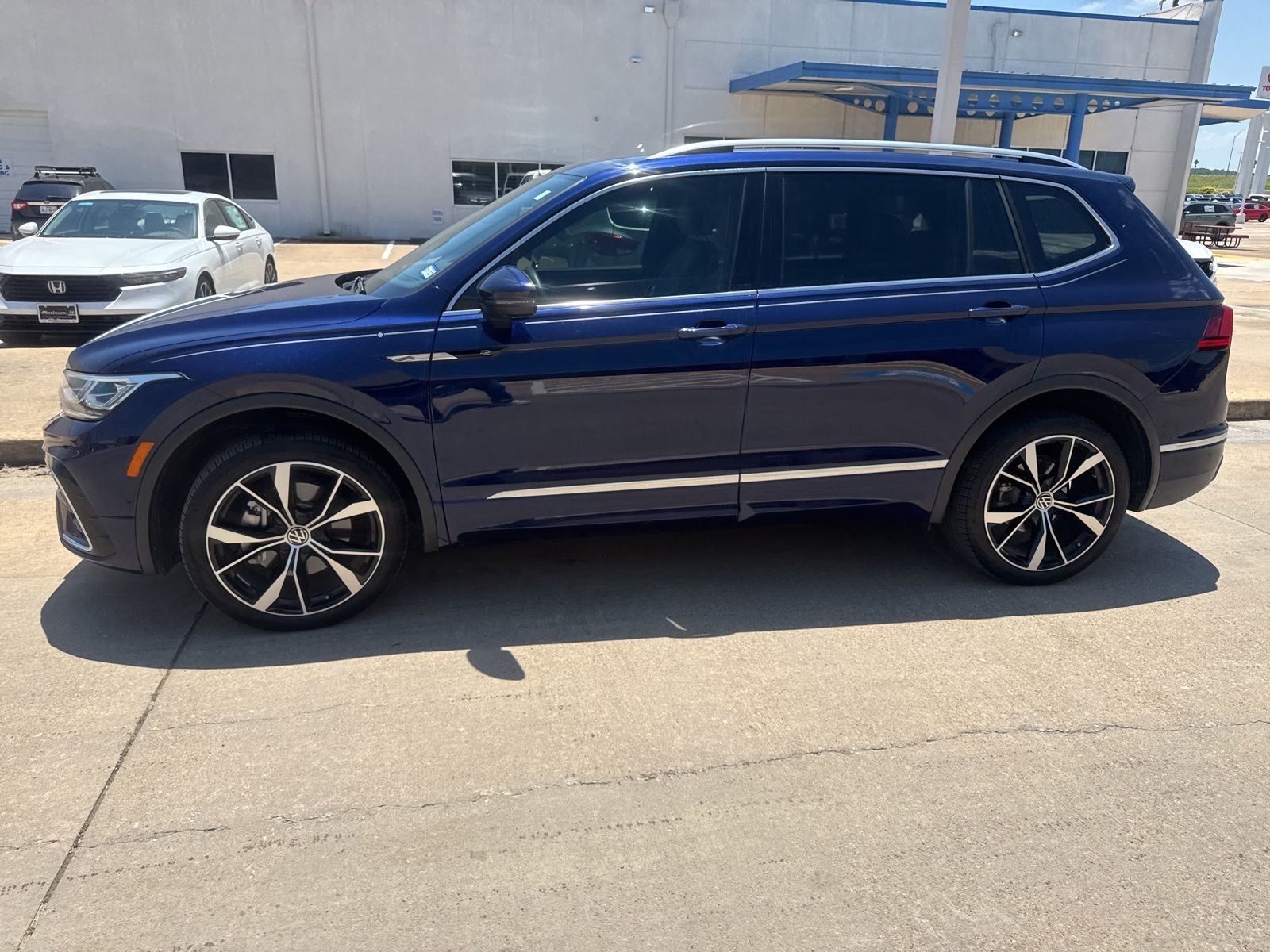 2024 Volkswagen Tiguan 2.0T SEL R-Line